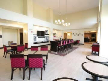 Hampton And Sandusky/milan Hotel 3*